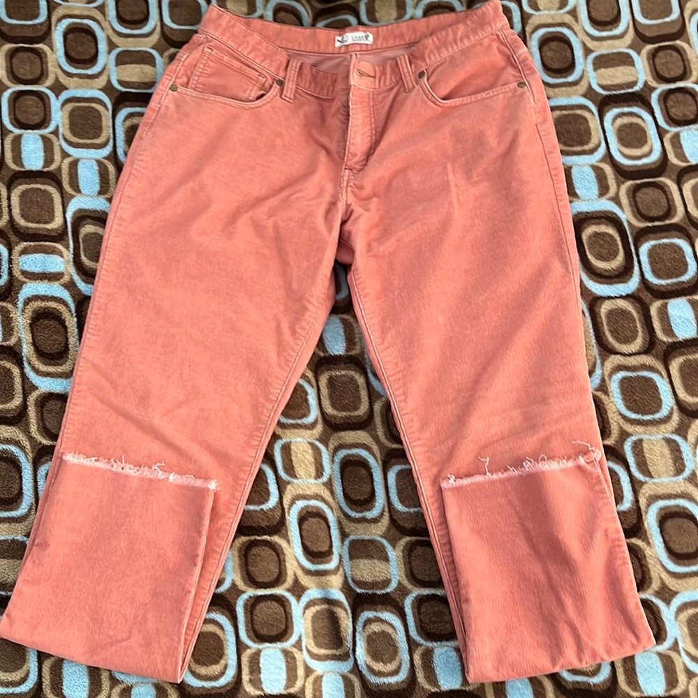 Carve salmon cords size 6 women’s